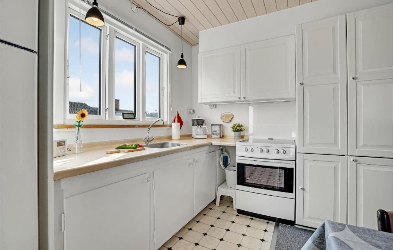 3 Bedroom Lovely Home In Give Uve Экстерьер фото